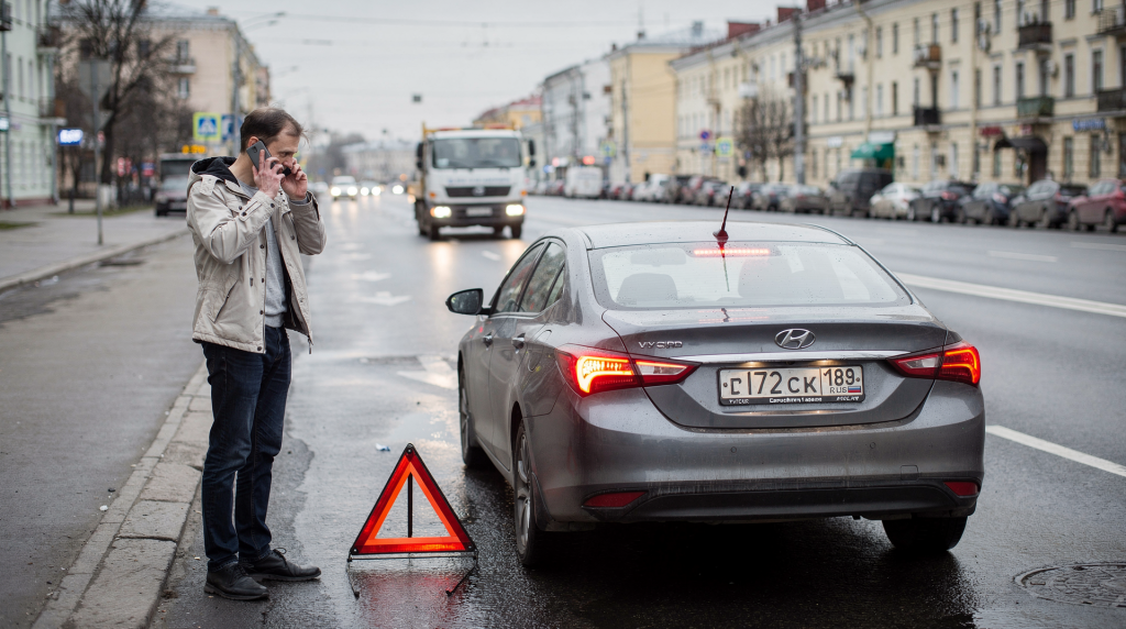 Эвакуация после ДТП в СПб: пошаговый алгоритм действий водителя